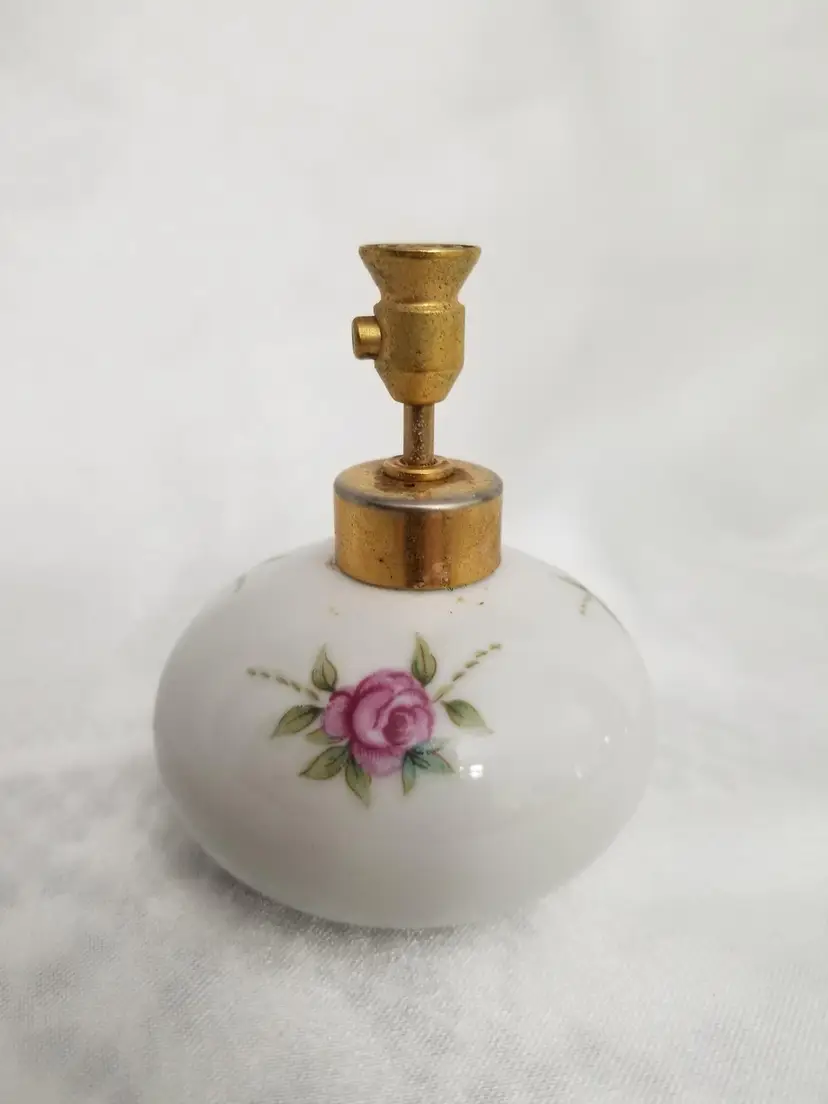 #114 Vintage DeVilbiss Porcelain Bulbless Perfume Spray Atomizer