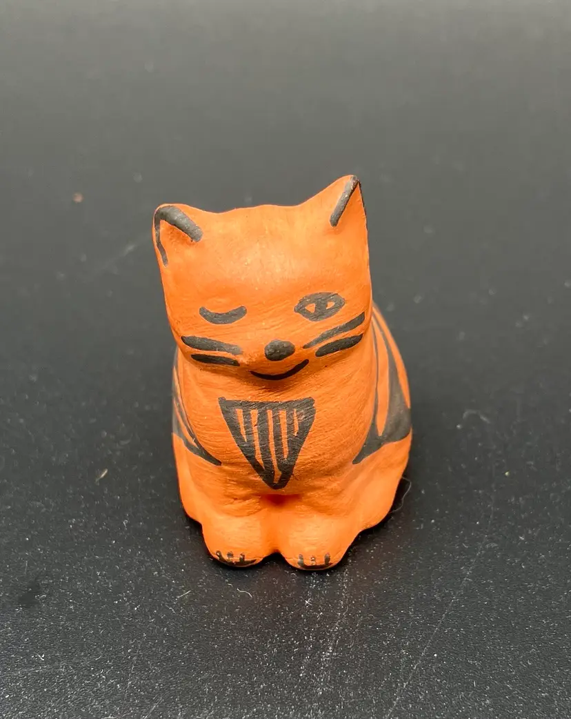 BIN - Miniature Vintage Acoma NM Pottery Redware Cat Figurine Signed 1.5”