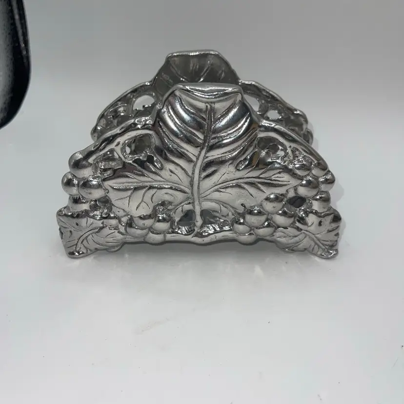 Arthur Court Napkin Holder Grapes 6” x4”