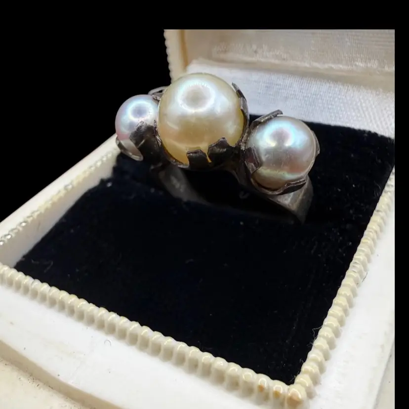 Art Deco or Retro Era sterling silver three-pearl ring Size 8