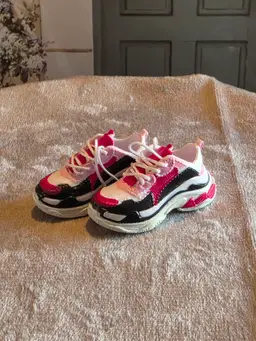 #03 Minibrand sneakers