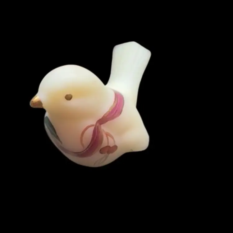 Fenton Christmas Hand paint Custard Bird, 5 in W x 4 in H
