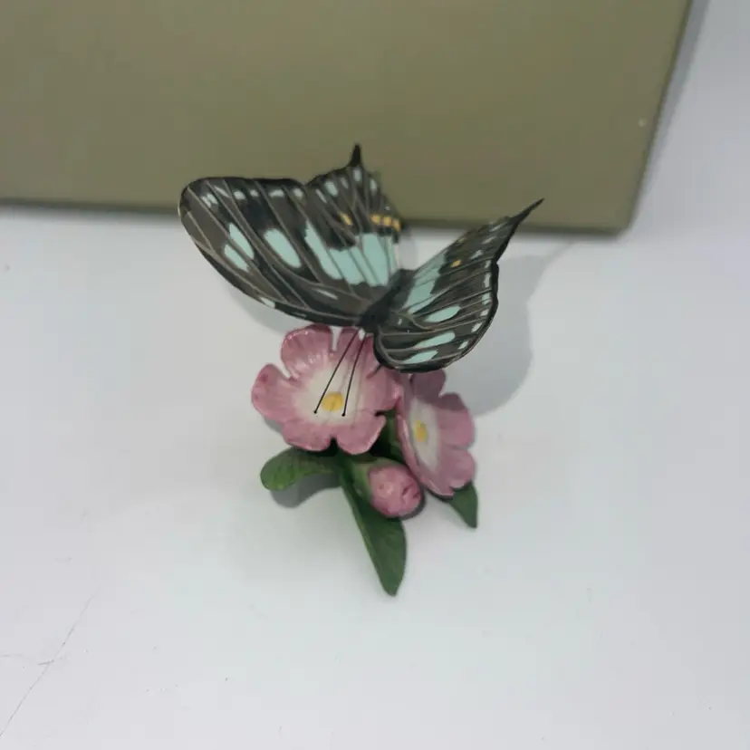 Franklin Mint Porcelain Butterflies of the World Figurine Malachite Oleander