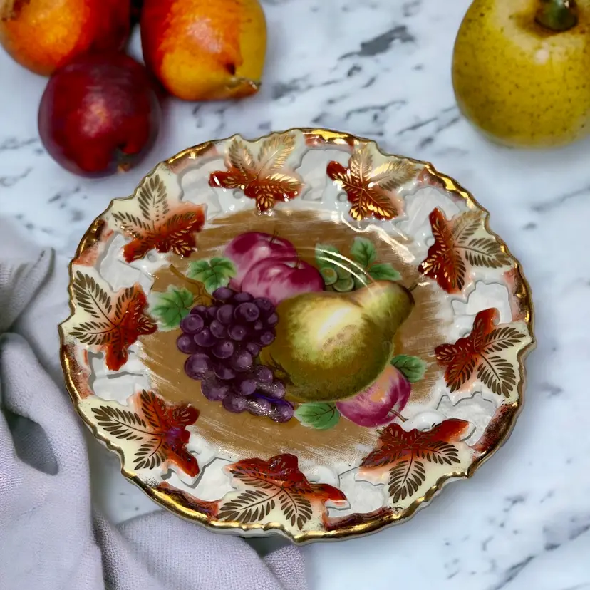 Royal Sealy Plate Saucer PEARS GRAPES LEAVES LEAF Lattice GOLD Japan Lustreware