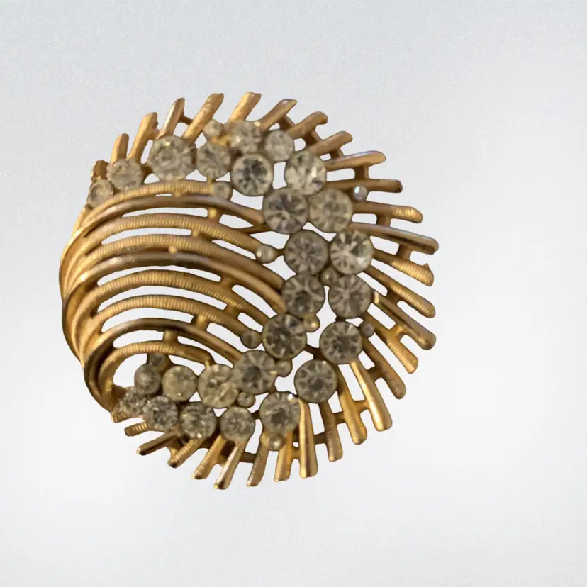 Vintage Crown Trifari Gold Swirl Brooch Clear Rhinestones