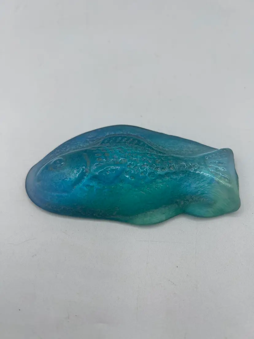 Vintage Art, Glass Fish Paper Weight Iridescent With Blue And Green Highlights 4 Inches Wide