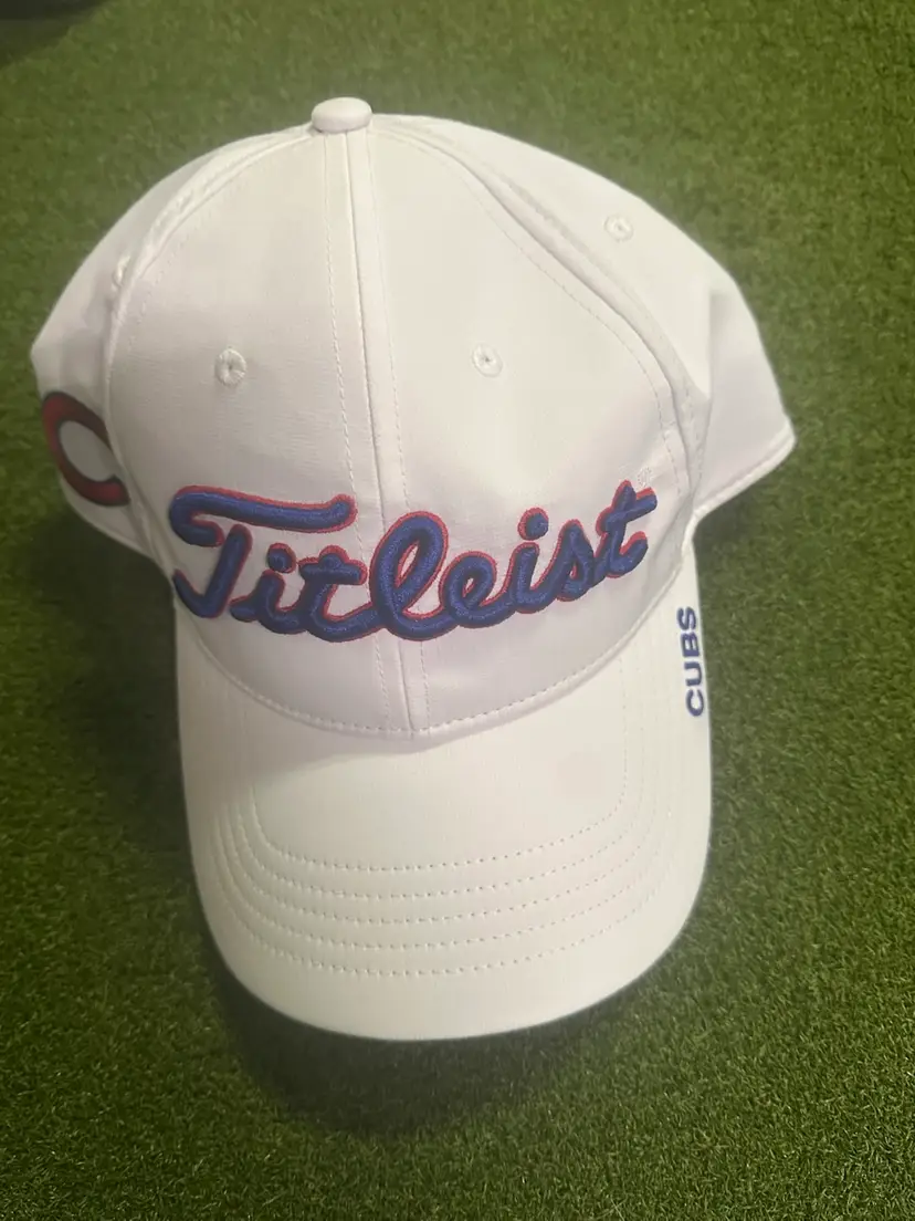 Used Like New Titleist Chicago Cubs Golf Hat