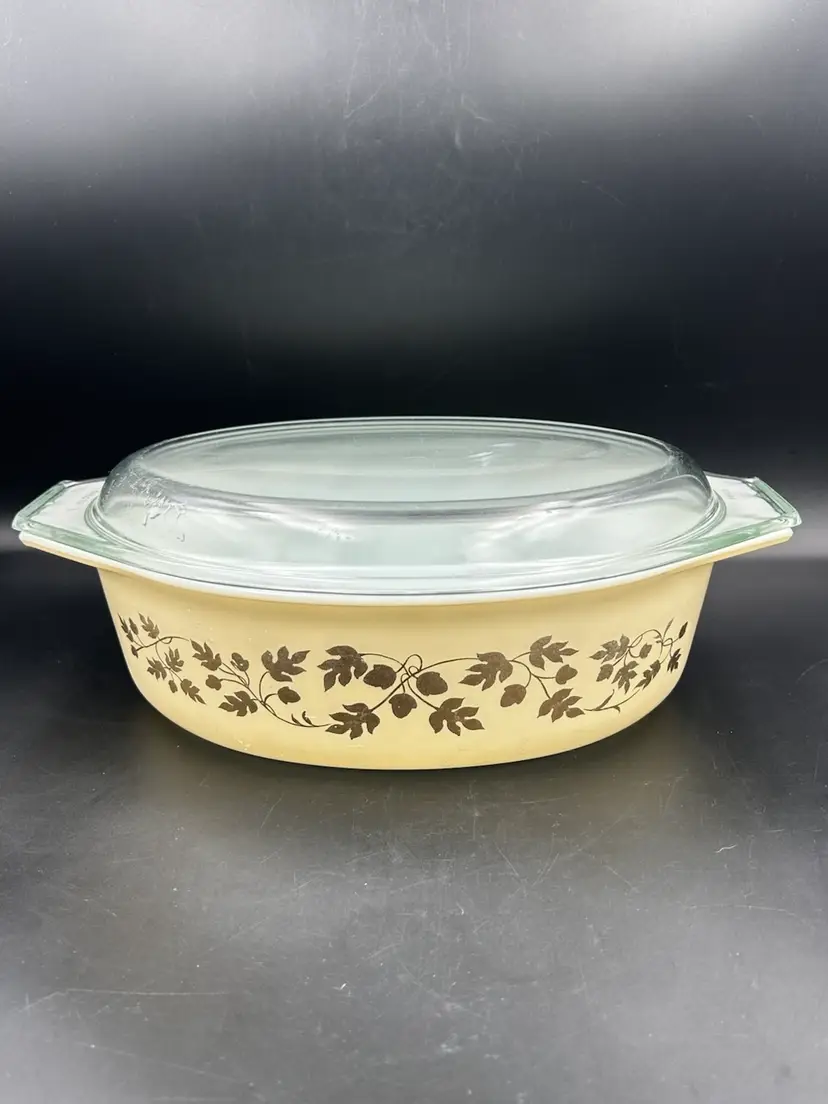 Vintage Pyrex Golden Leaf Acorn 2 1/2 Qt Oval Casserole With Lid
