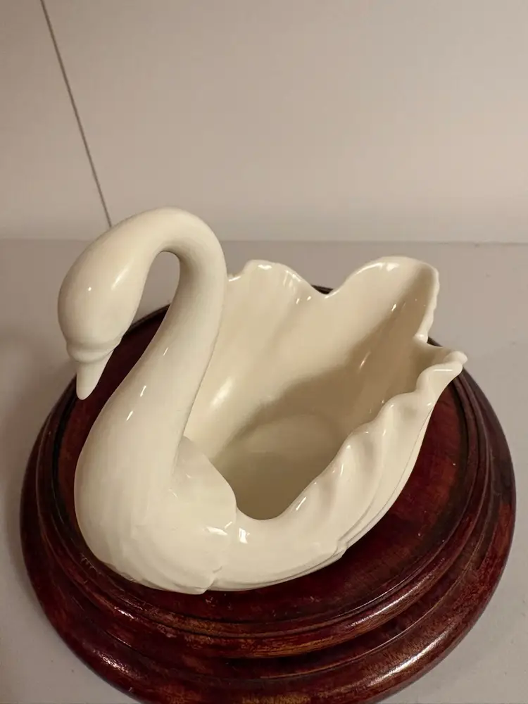 Vintage Lenox adorable Miniature Swan Classic White