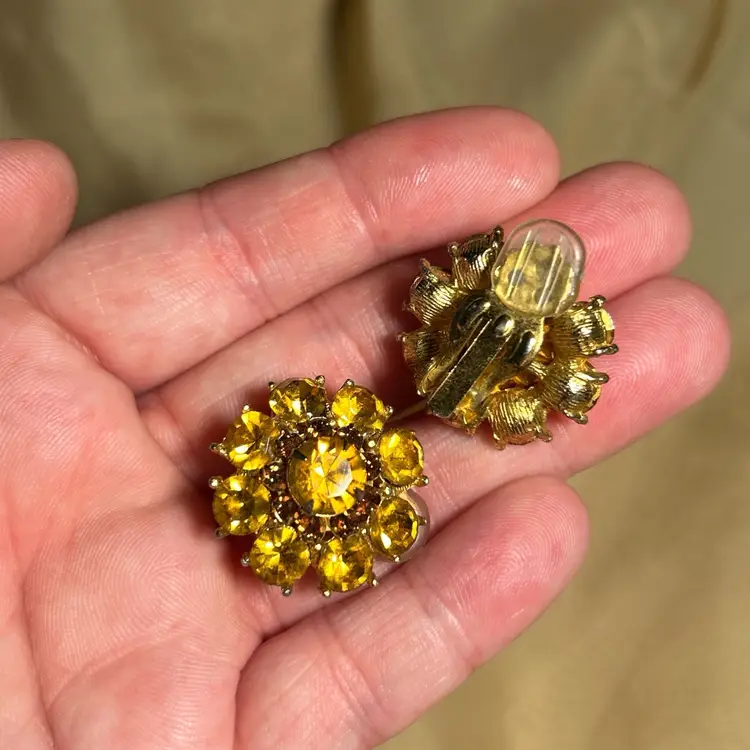 Vintage Amber Clip On Earrings