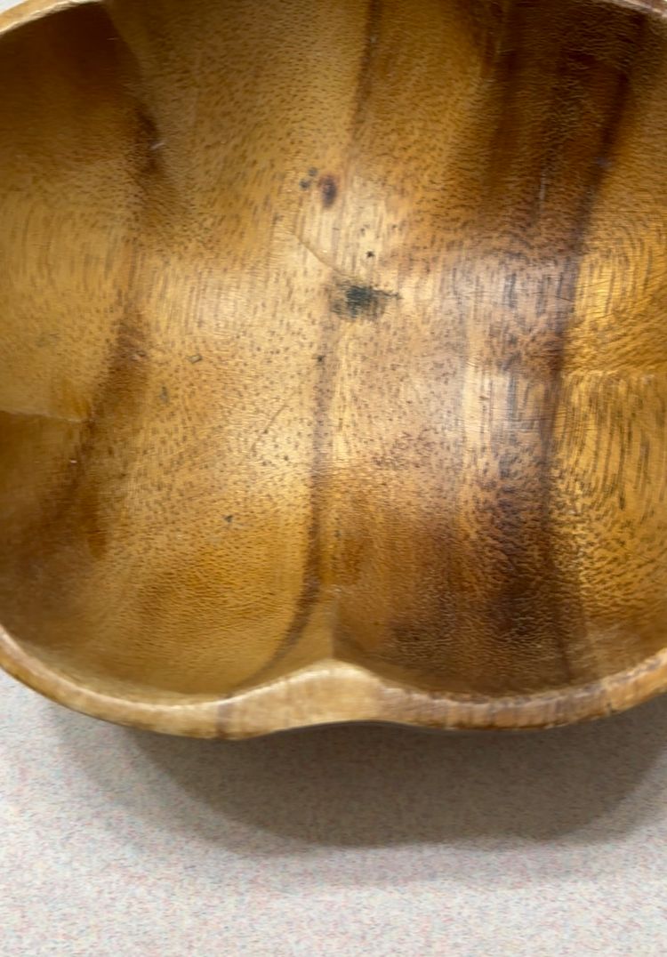 WOODEN SCALLOPED EDGE BOWL