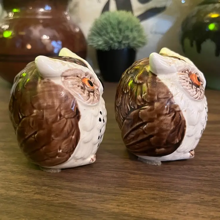 Vintage 1970’s Japan Woodland Ceramic Owl Bird Salt & Pepper Shakers 3" Tall MCM