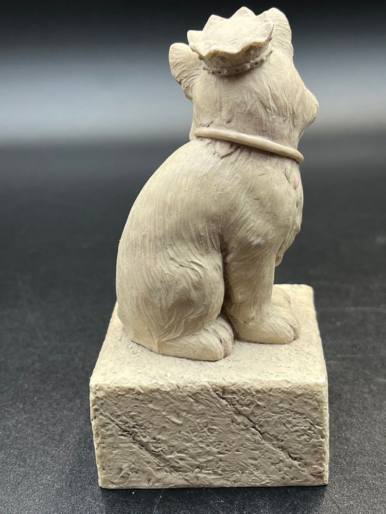 Dogs Have Owners, Cats Have Staff Figure