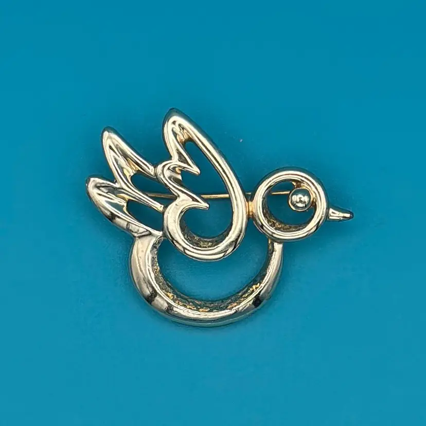 Vintage Sarah Coventry Gold-Tone Stylized Bird Brooch – 1970s/80s Minimalist Pin