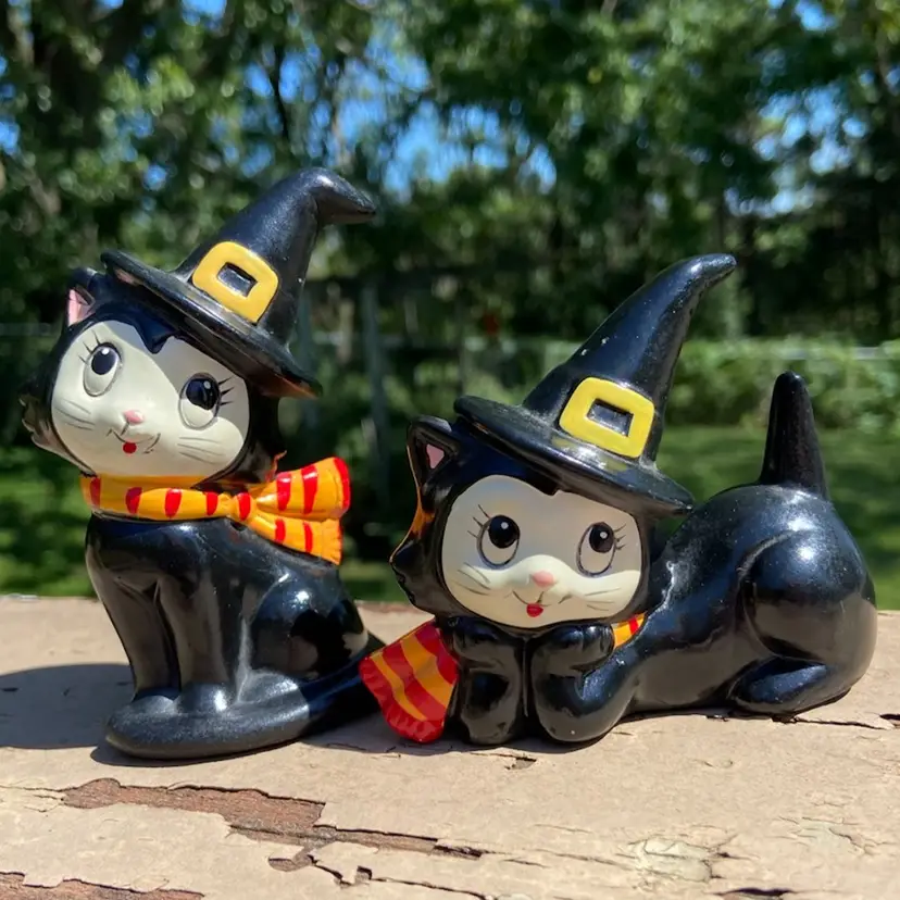 Lefton, Halloween, 2 Black Cats, Witch Hat, Scarf, Vintage Figurines. Two Figurines Of Original Set of Three, Sitting & Crouching. Rare.