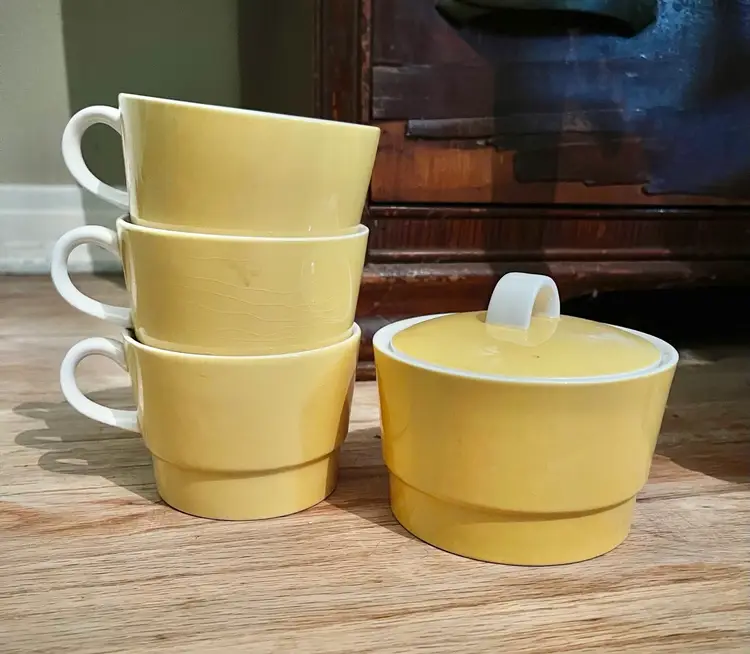 Premiere oven to table sugar and coffee cups