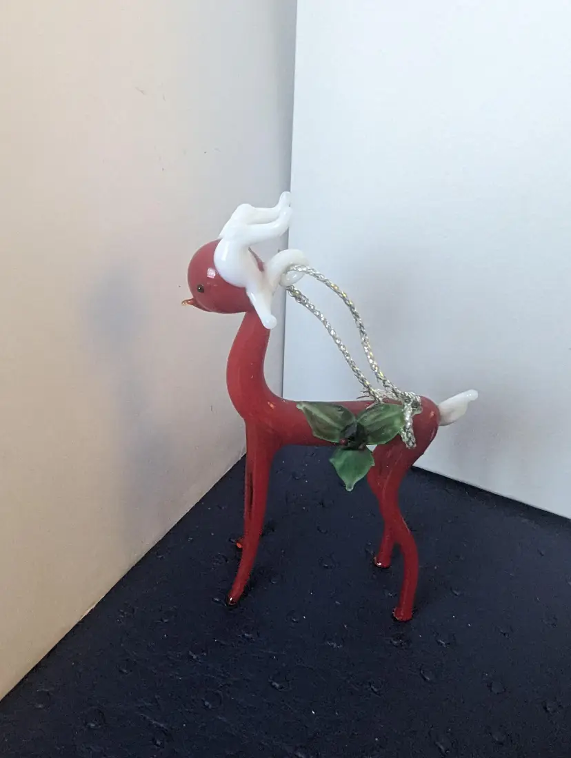 VTG Art Blown Glass Reindeer Deer Doe Christmas Ornament Red White Handmade Leaf Detail