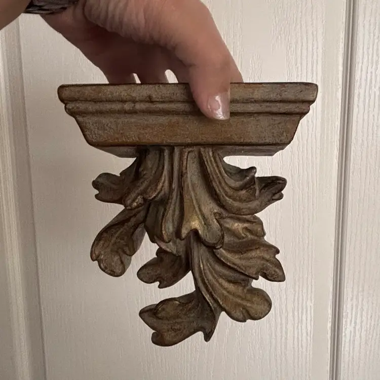 Vintage Gold Gilt Resin Italian Style Leaf Shelf