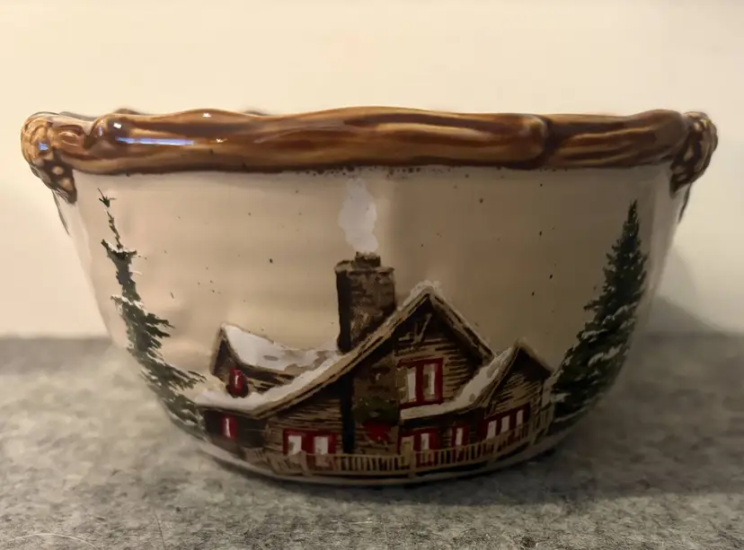 St. Nicholas Square 5.25" Round Christmas Bowl  #2946
