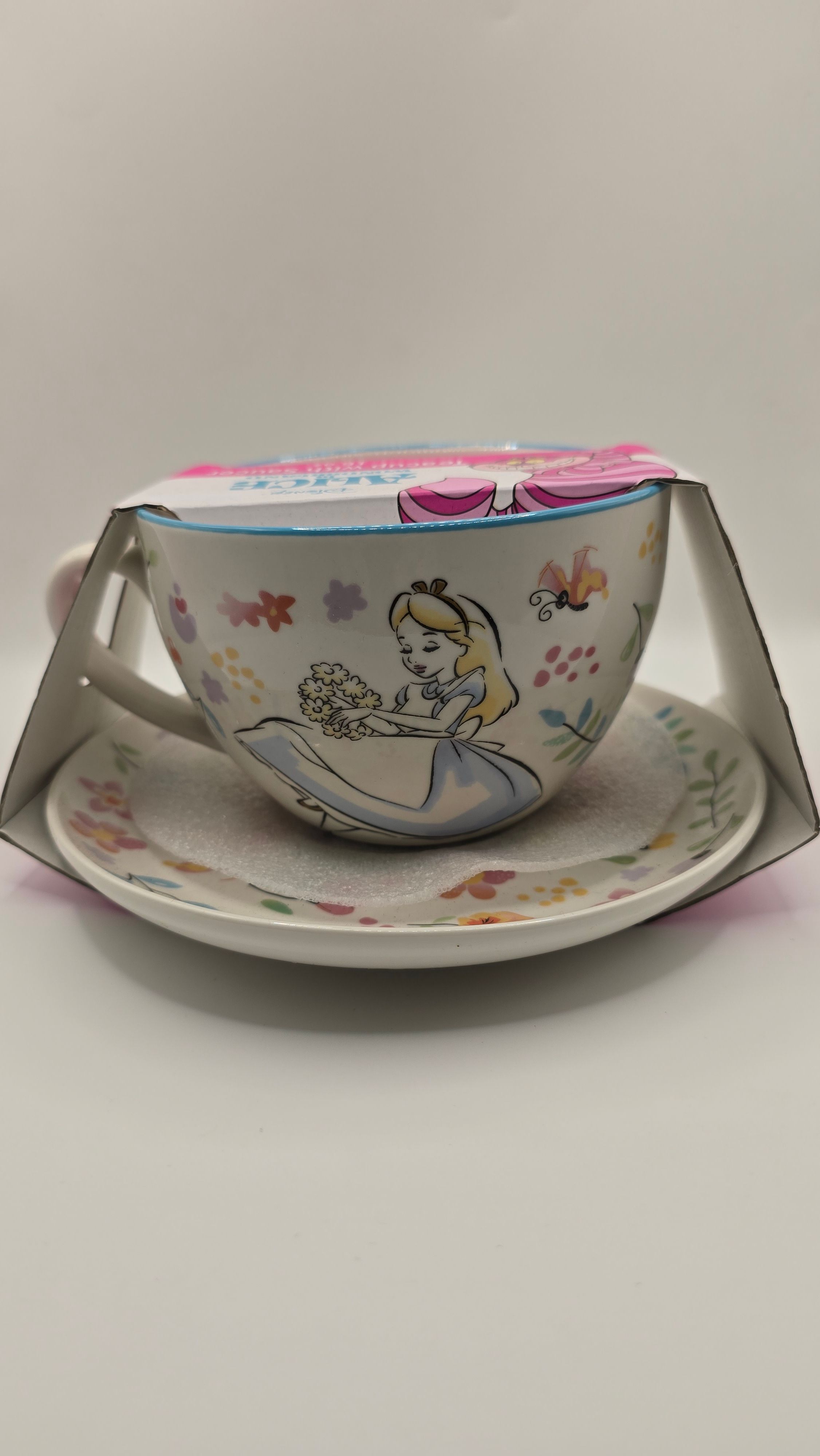 Vintage Walt Disney Productions Alice in Wonderland Ceramic