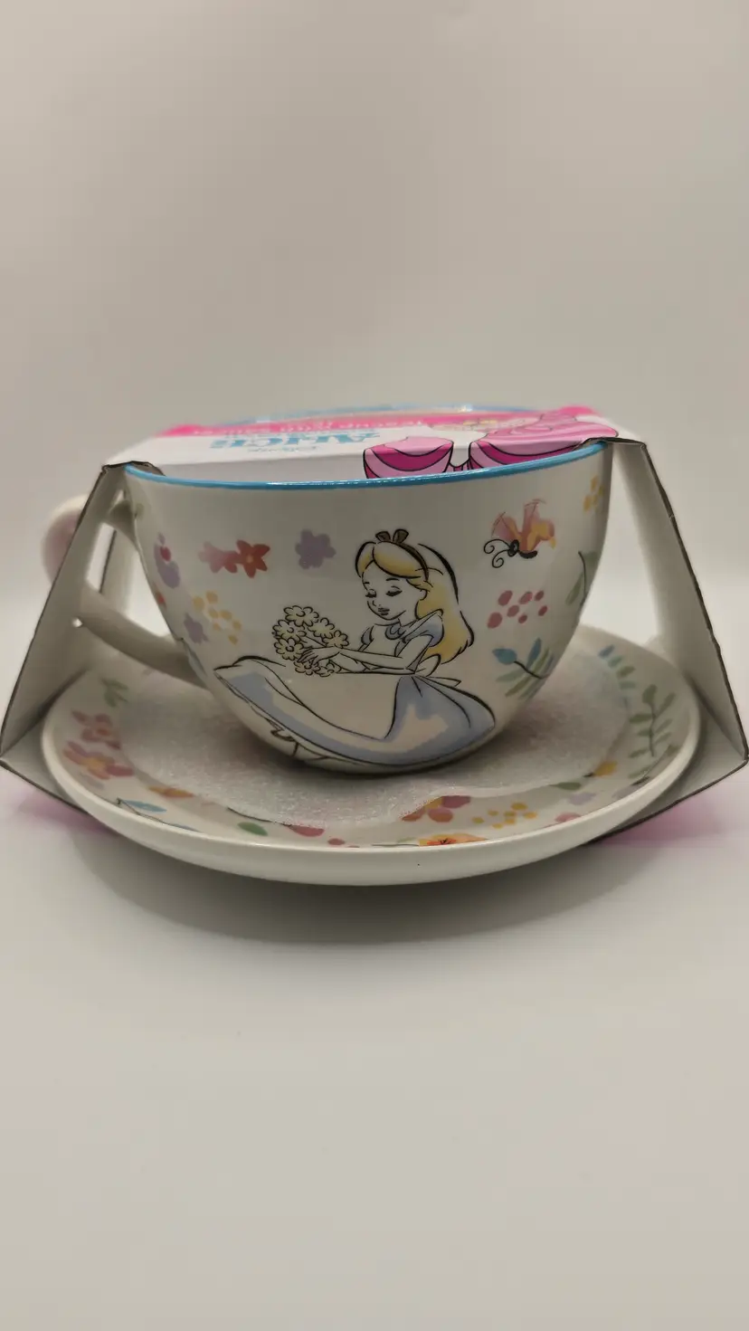 NEW Disney Alice in Wonderland 16oz Teacup & Saucer Set – Unopened