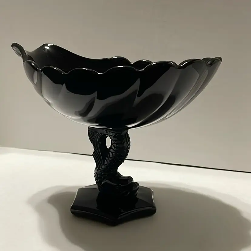 Westmoreland Black Seashell with Dolphin/Koi Fish Pedestal Compote Shell Bowl