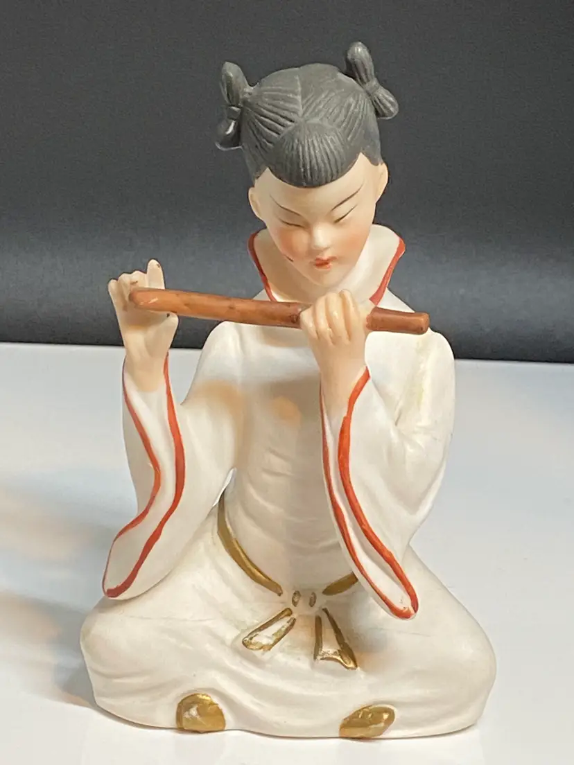 Vtg Porcelain Hand Painted Chinese Ardalt Japanese Figurine of Geisha Playing Flute, 5" Tall
