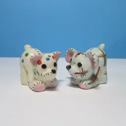 vintage playful puppy kitty salt and pepper shaker set dog and cat plaid polka dot kitsch figures