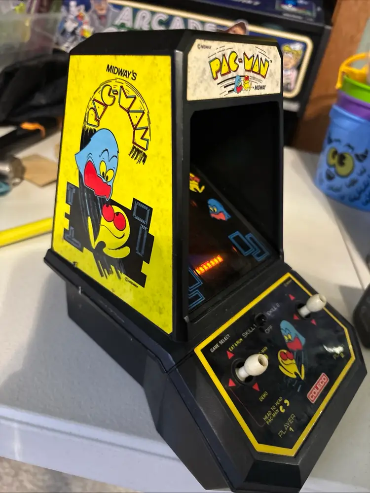 Retro Arcade Games From The 80S Pac-Man Lights Up But Can’t Get It To Work And Space Invaders Just Makes The Sound. Be A Good Showpiece Over If You’re Handy With This Stuff You Could Bring It Back To Life.