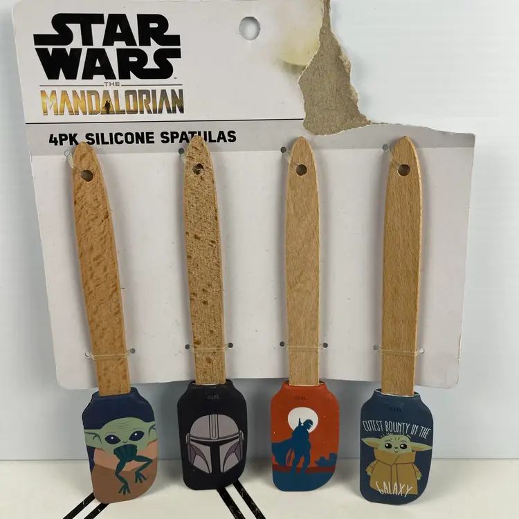 4 Pack Star Wars The Mandalorian  Baby Yoda Silicone Spatulas Disney
