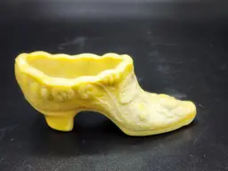 035 Vintage Slag Glass Shoe Figurine Cadmium UV Glow 5"