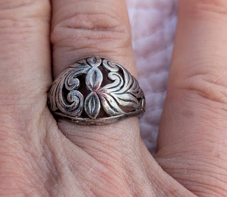 Vintage Sterling Silver Ring with Open Cutwork Swirl Pattern, Thailand, Size 8