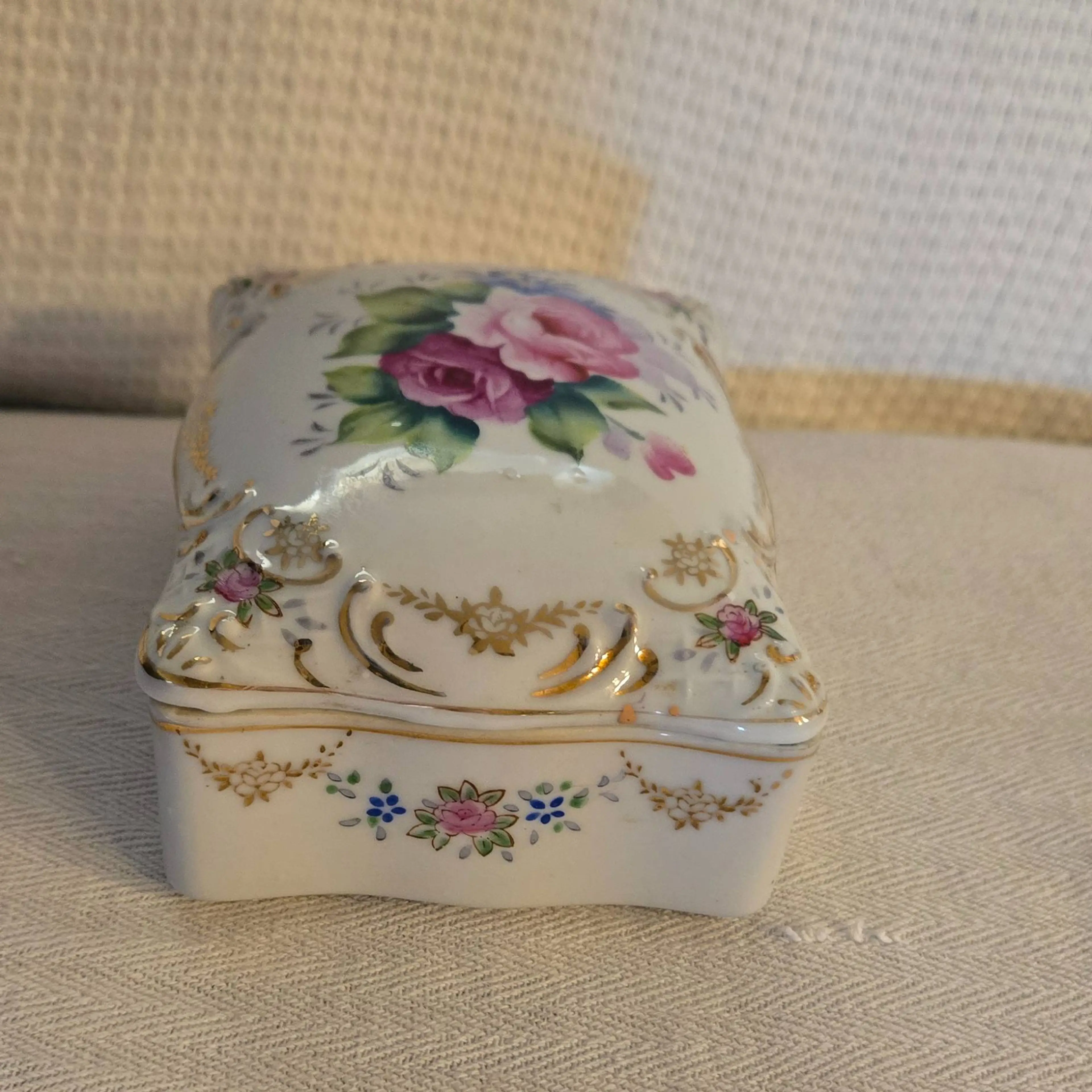 Image 2 of 6