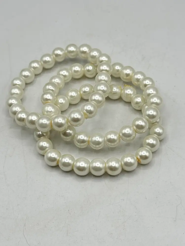 Vintage three strand faux pearl stretch bracelet set