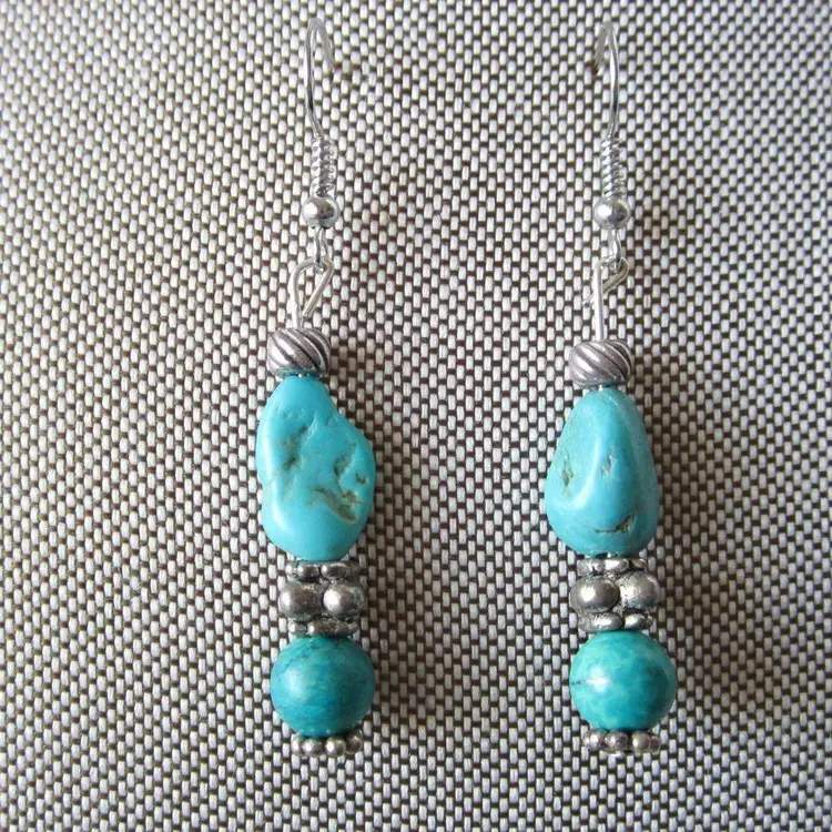 Vintage Southwestern Turquoise Nugget and Howlite Beaded Earrings