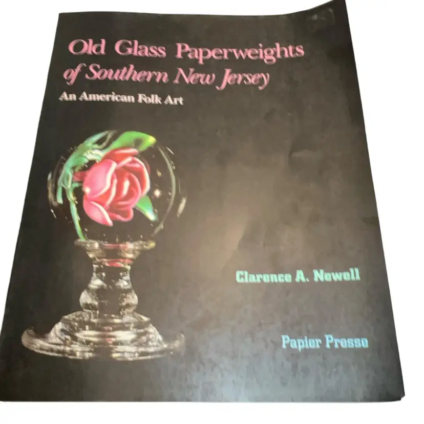Paperweight Reference Book: “Old Glass Paperweights Of Southern New Jersey”, Great Used Condition, Minor Wear On Edges. Published In 1989.