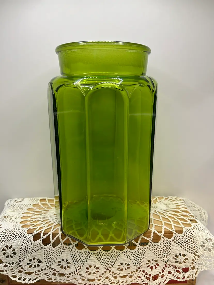 LE Smith Tall Green Apothecary Jar No Lid 9 1/2” H 5 1/2” B