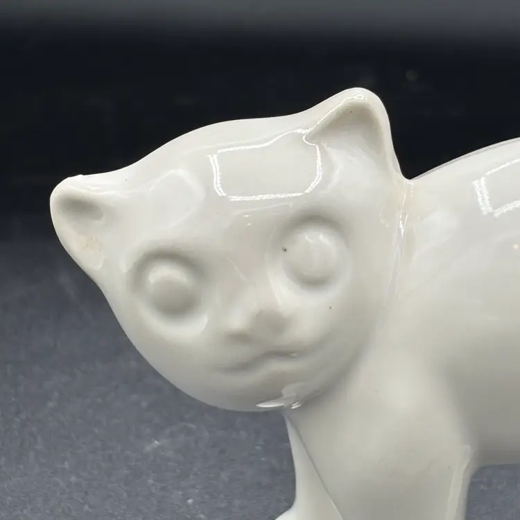 Vintage planter - Morton white cat