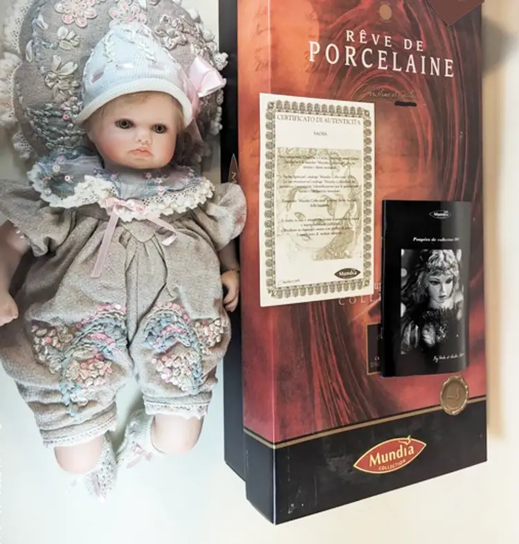 Mundia Collection, designed by Christine and Cecile, Sacha