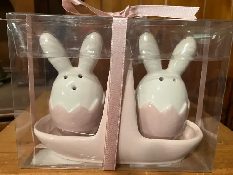 Bunny Rabbit Salt & Pepper Shakers With Tray/Basket