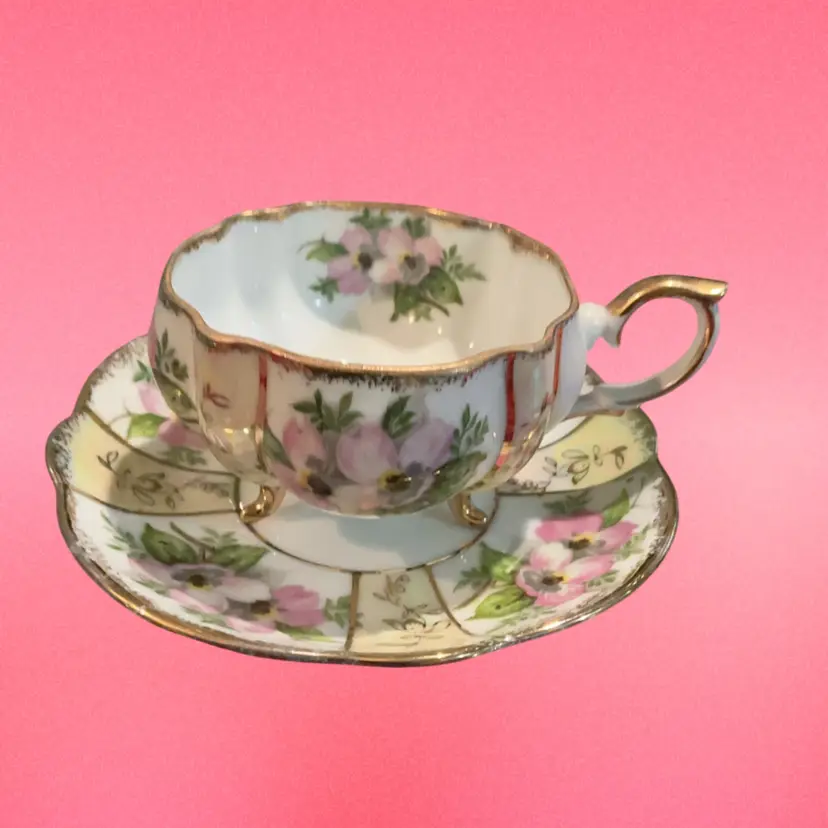 Vintage Napco Collectible Hand Painted 3 Footed Gold Trim Cup & Saucer.