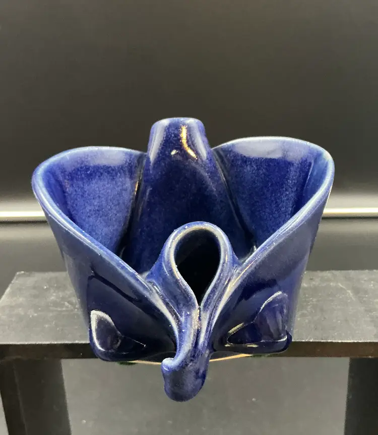 Hilborn Art Pottery blue glazed pinch pot/trinket,made in Canada, signed