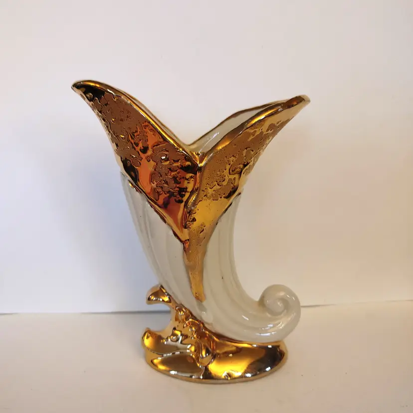 Savoy China Cornucopia Horn Vase. Porcelain with 24K Weeping Gold. 1950's. 1 small chip. See pics. 6 inches high.