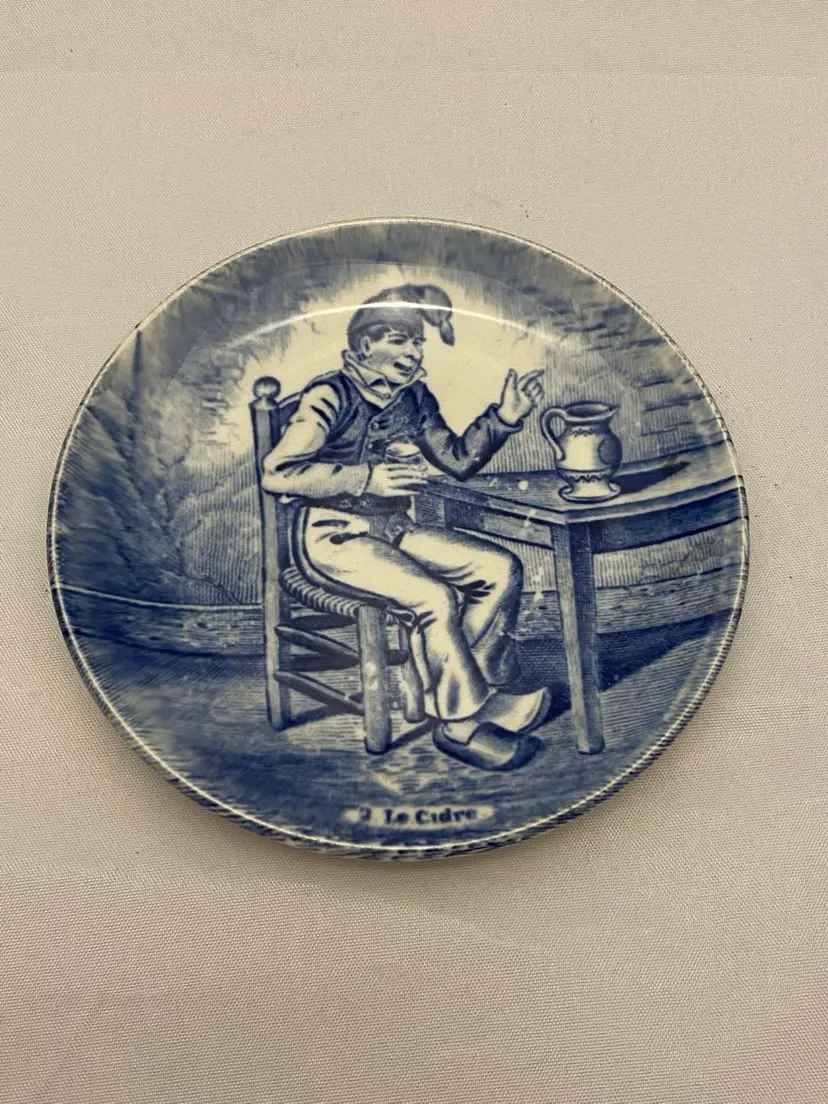 Wall plate Le Cidre Delft Made for Royal Sphinx by Boch, 4.5”