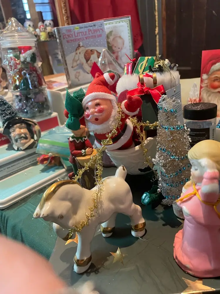 Santa’s Horse Drawn sleigh