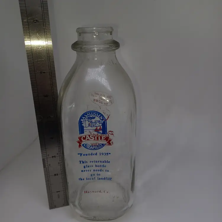 1952 Rasmussen's Castle Creamery CA Glass Milk Bottle 1 qt