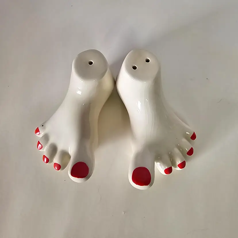 Vintage Foot S&P Shakers NO Markings
