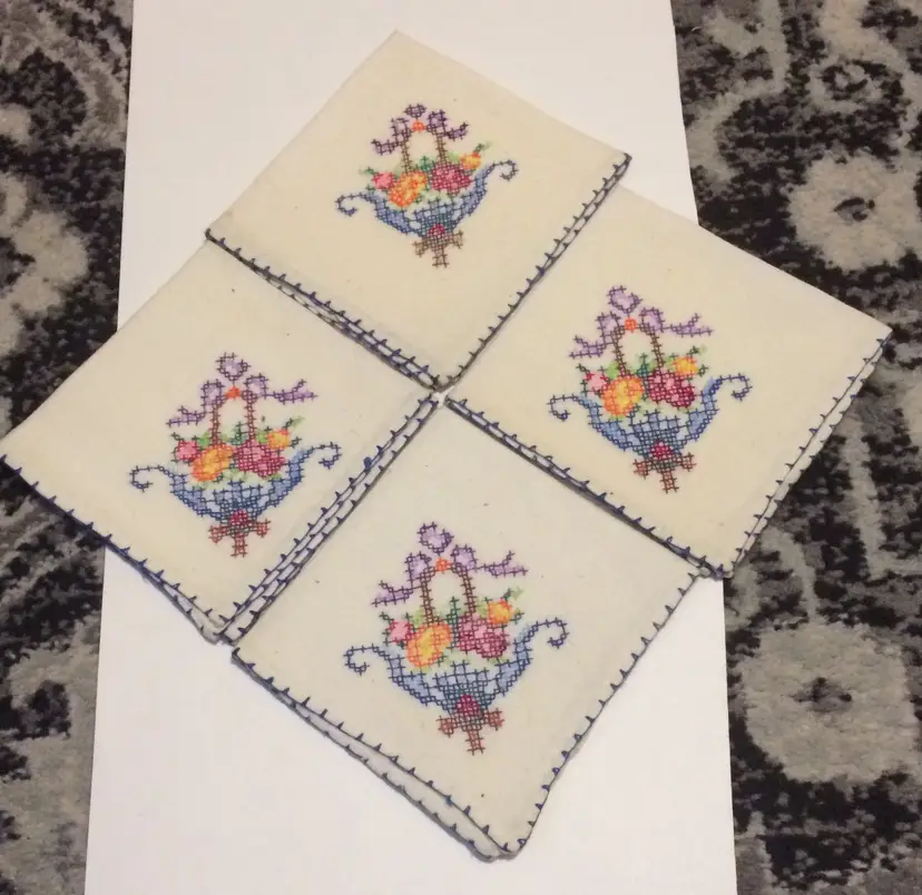 4 Pc Set 10" x 9 1/2" unfolded and 5" folded!