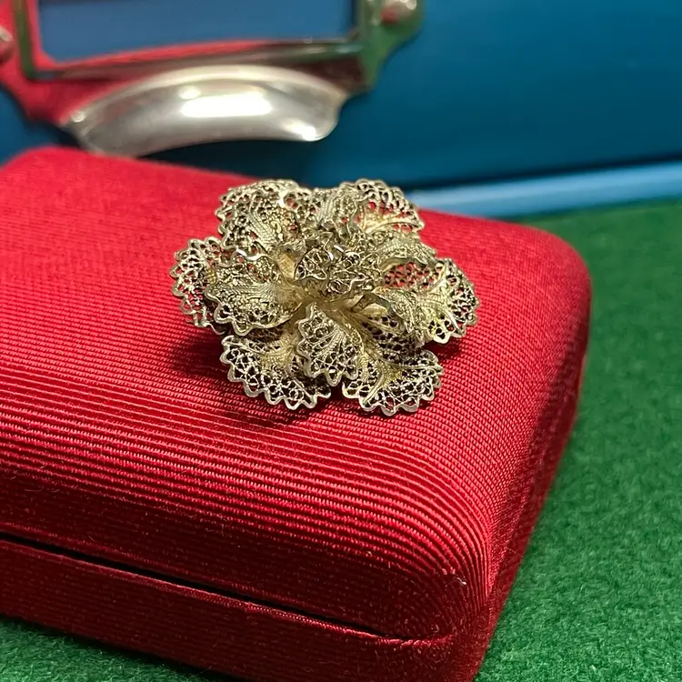 Topazio Portugal Silver Filigree Flower Brooch Pin