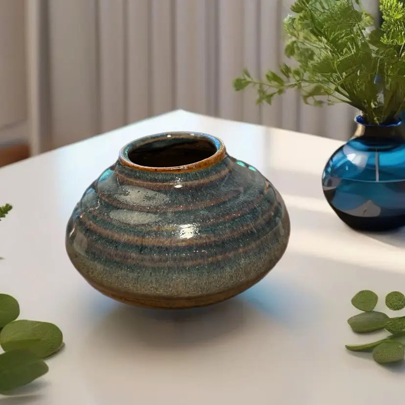 Barnswallow Pottery Vase Ikebana